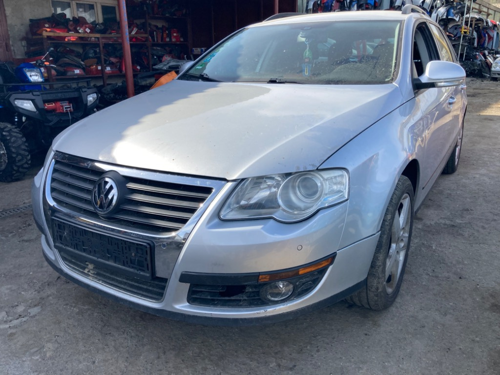 Aripa stanga spate Volkswagen Passat B6 2008 Combi 2.0 TDI