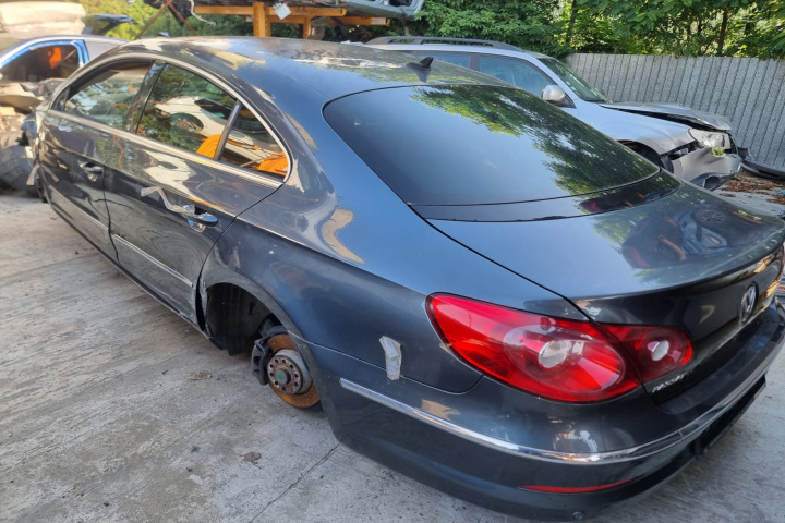Aripa stanga spate Volkswagen Passat CC 2010 Berlina 2,0 CBBB