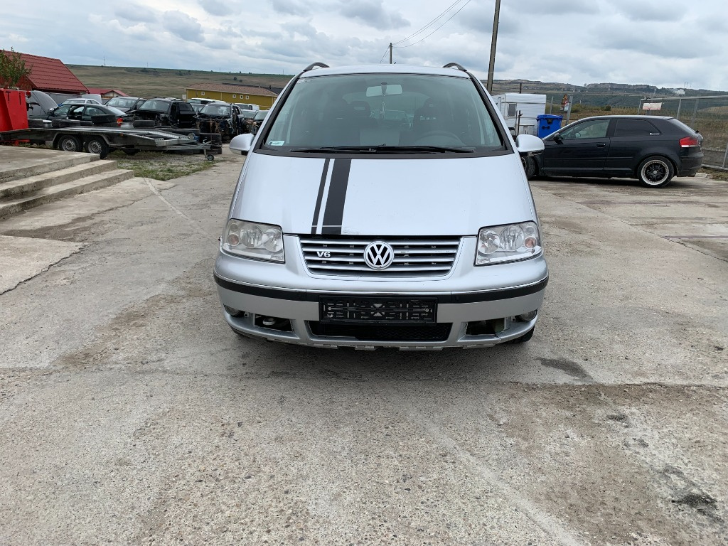 Aripa stanga spate Volkswagen Sharan 2005 limuzina