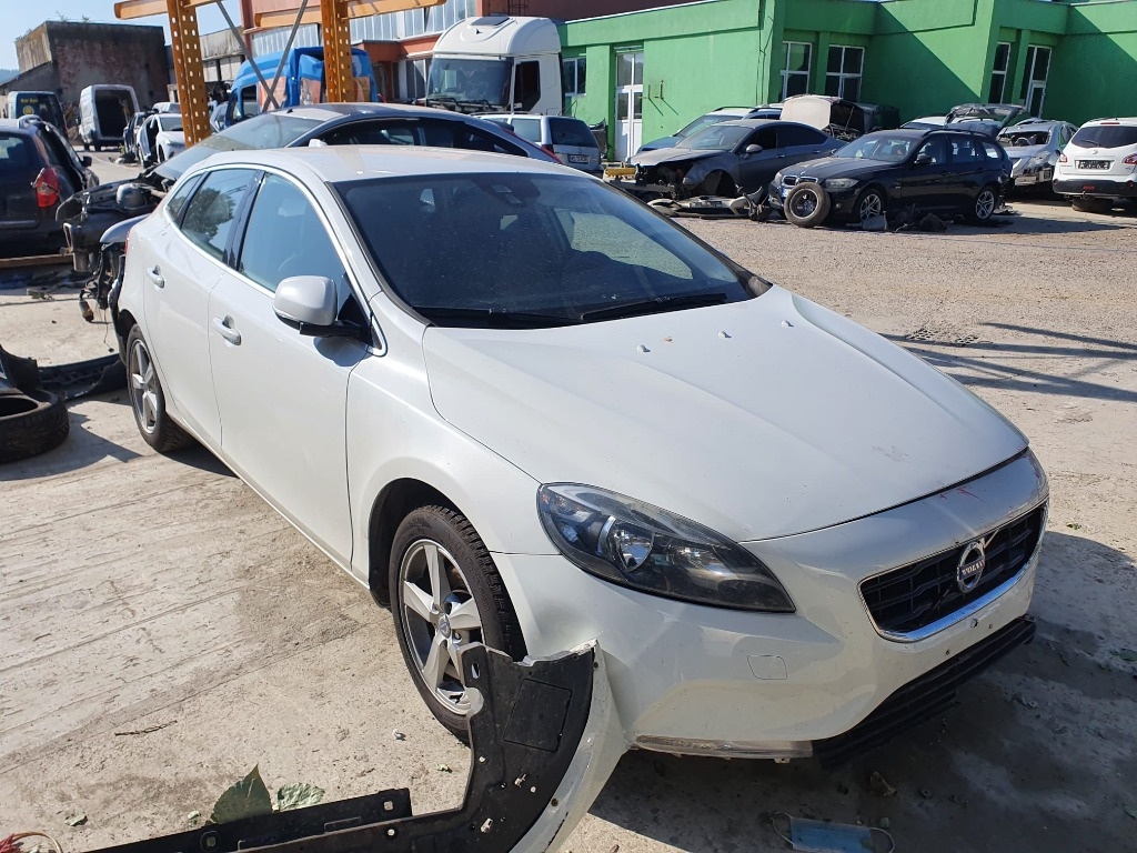 Aripa stanga spate Volvo V40 2012 hatchback 1.6 d D2