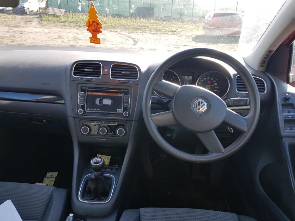 Aripa stanga spate VW Golf 6 2011 hatchb