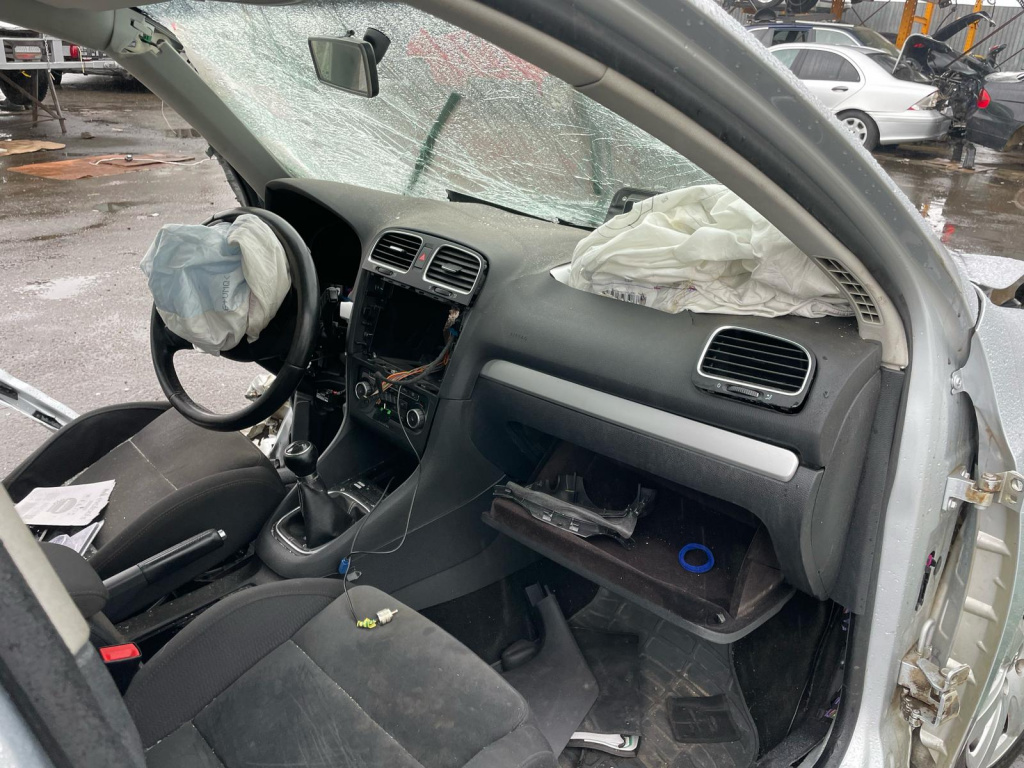 Armatura bara fata 1.6 tdi CAYC Volkswag
