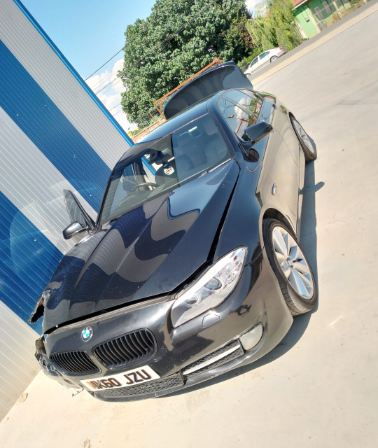 Armatura bara fata BMW Seria 5 F10 [2009 - 2013] Sedan 530d Steptronic (245 hp)