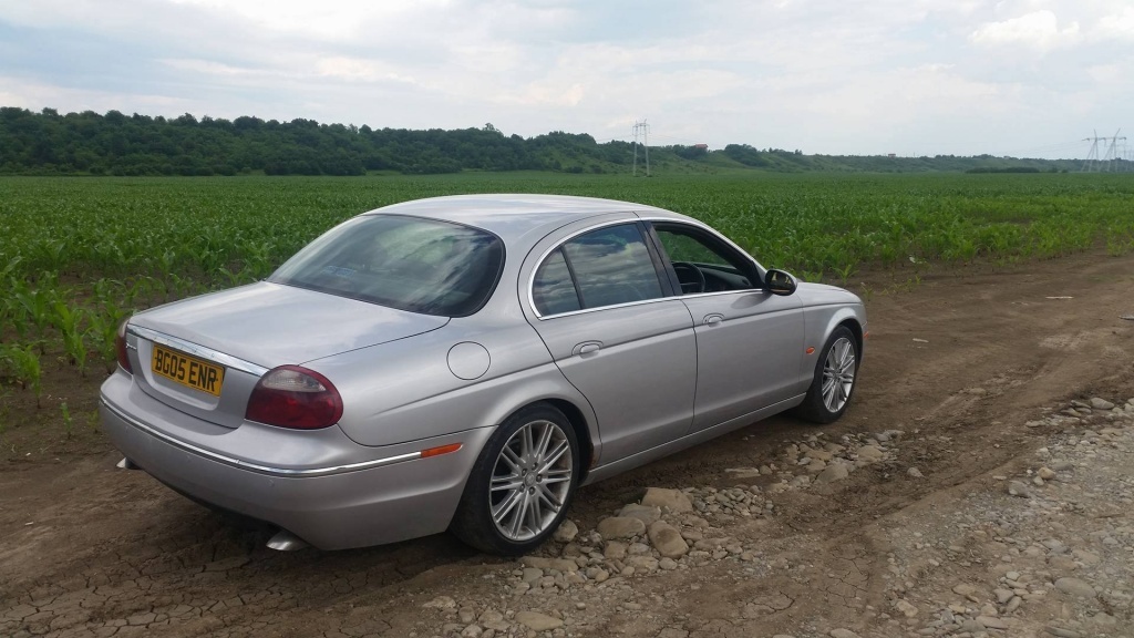 Armatura bara fata Jaguar S-Type R 2008 