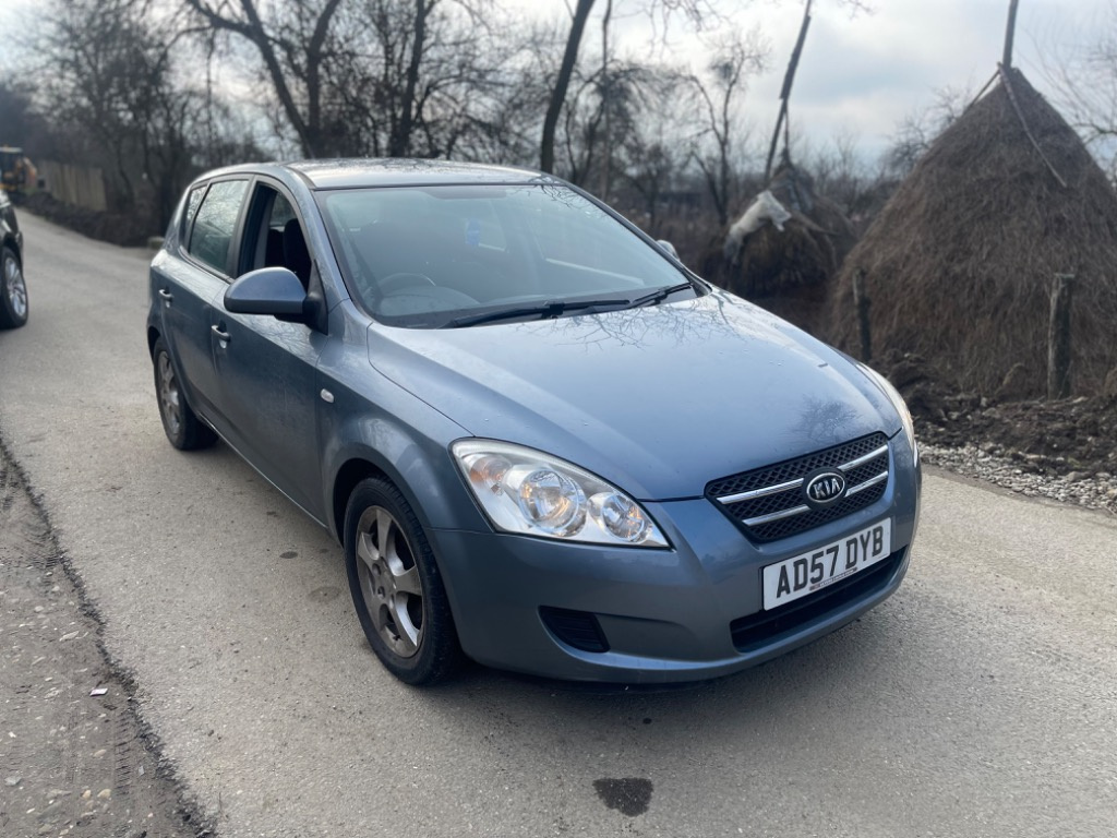 Armatura bara fata Kia Ceed 2008 Hatchback 1.6 crdi