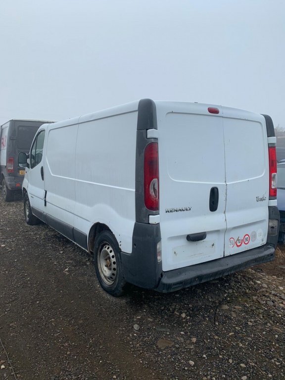 Armatura bara fata Renault Trafic 2005 m