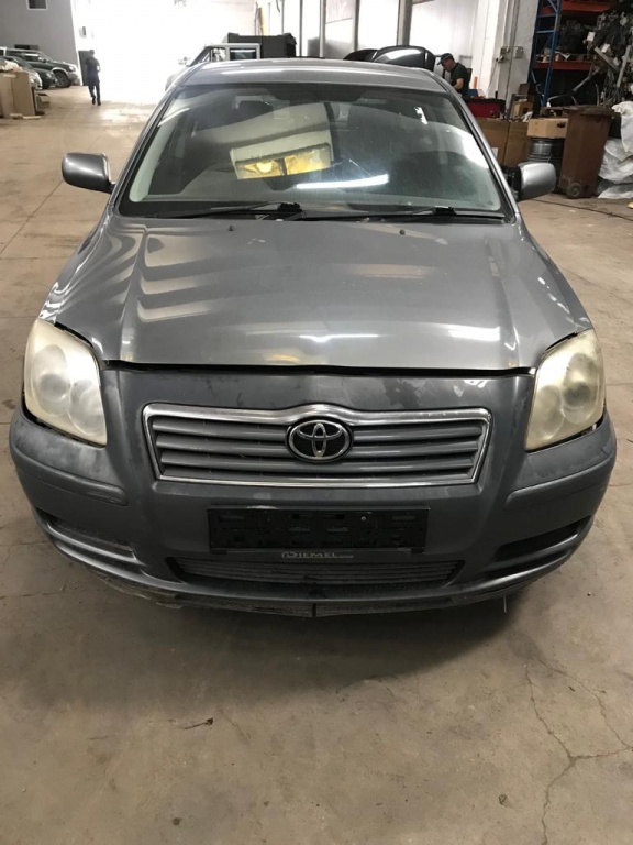 Armatura bara fata Toyota Avensis 2003 Berlina 2.0 diesel