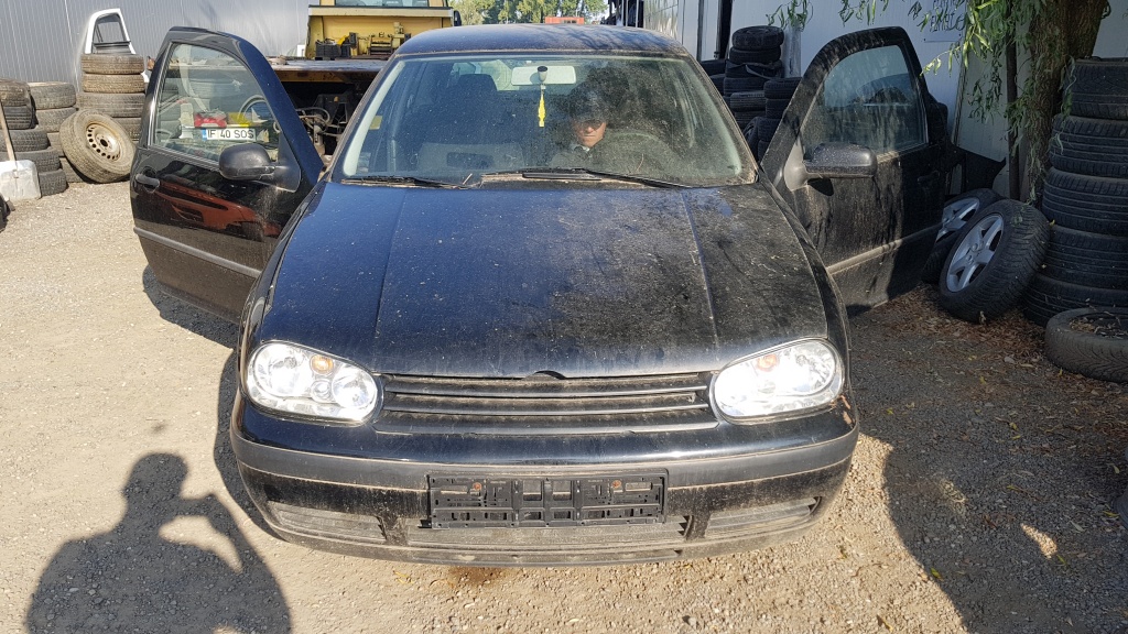 Armatura bara fata Volkswagen Golf 4 2003