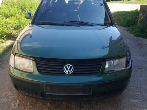 Armatura bara fata Volkswagen Passat B5 [1996 - 2000] wagon 1.9 TDI MT (115 hp)