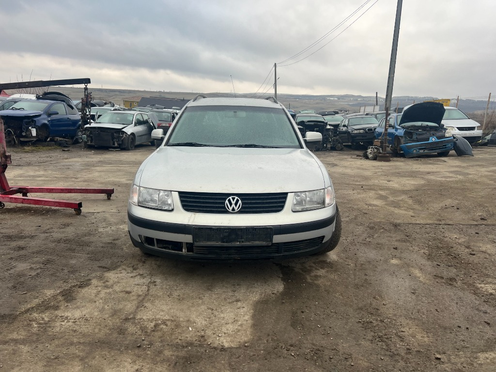 Armatura bara fata Volkswagen Passat B5 2000 break 1,9 tdi