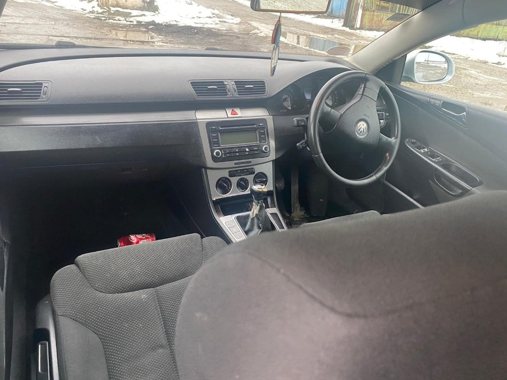 Armatura bara fata Volkswagen Passat B6 
