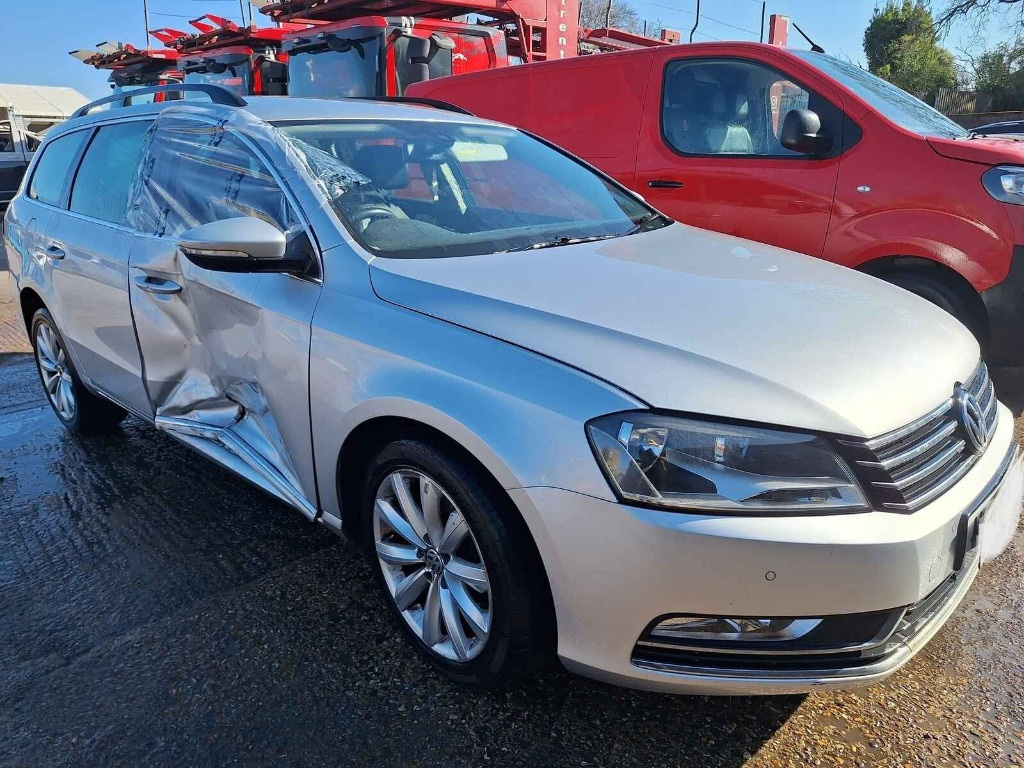 Armatura bara fata Volkswagen Passat B7 2012 VARIA