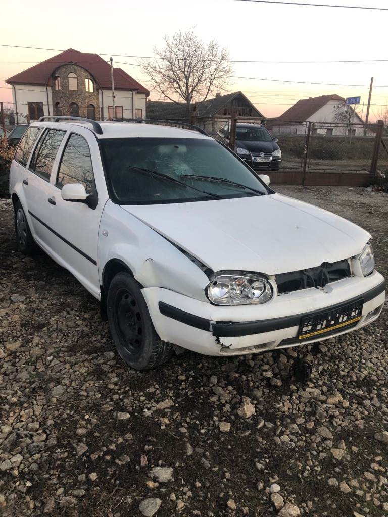 Armatura bara fata VW Golf 4 2000 break 