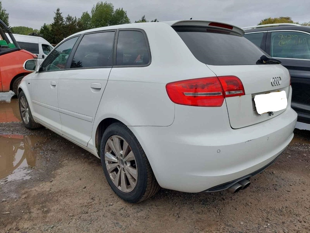 Armatura bara spate Audi A3 8P 2010 HATC