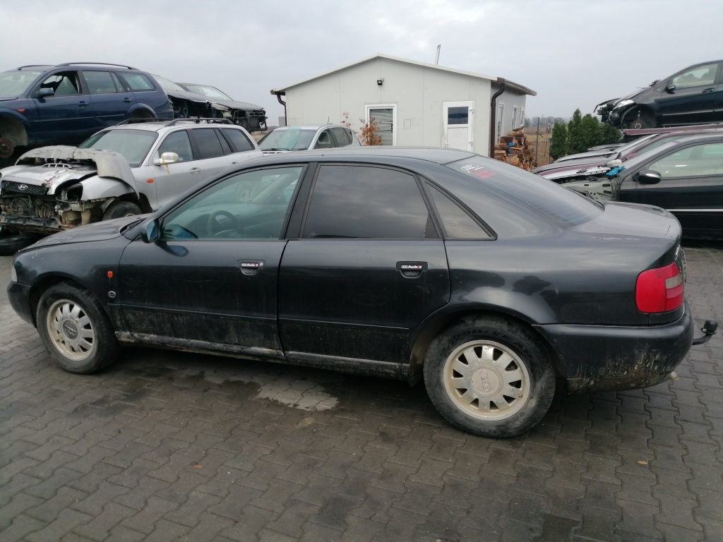 Armatura bara spate Audi A4 B5 1997 BERL