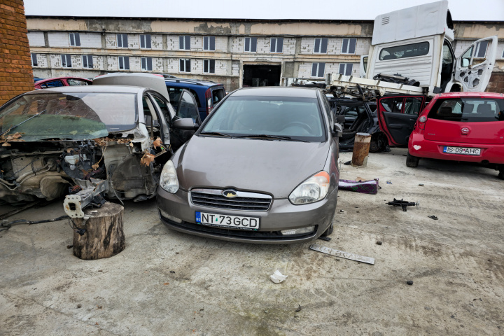 Armatura bara spate Hyundai Accent 2010 berlina 1.4 benzina G4EE