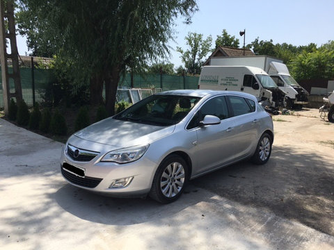 Armatura bara spate Opel Astra J 2011 HATCHBACK 1.7 CDTI