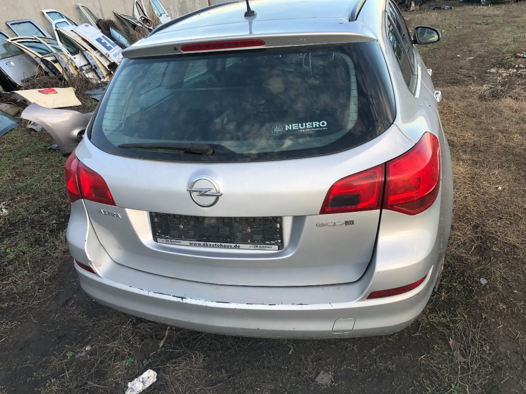 Armatura bara spate Opel Astra J 2012 co