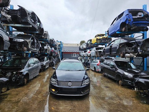 Armatura bara spate Volkswagen Passat B7 2013 COMBI 1.6 TDI