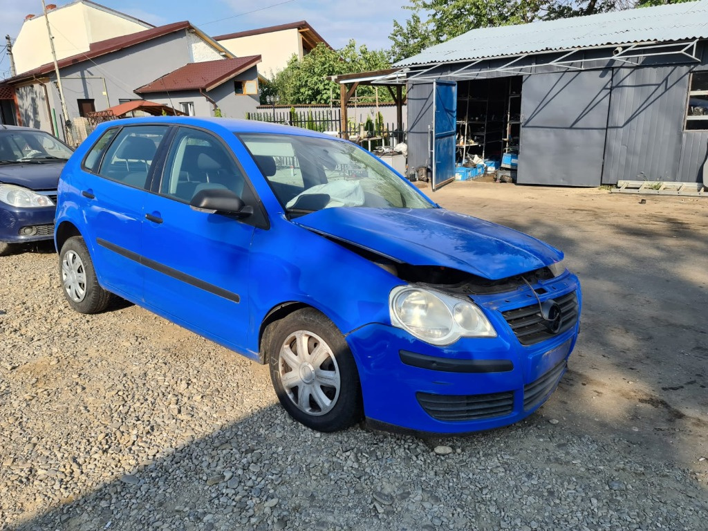 Armatura bara spate Volkswagen Polo 9N 2009 Hatchb