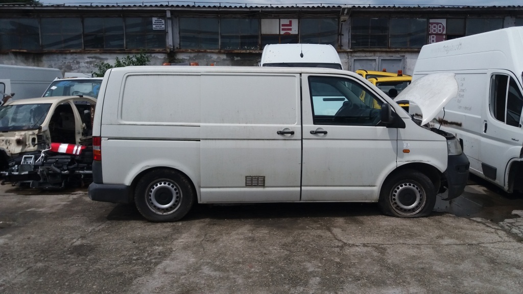 Armatura bara spate VW T5 2008 T5 2.5 TDI