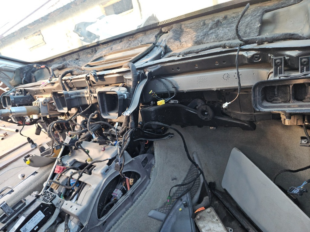 Armatura bord si grup caldura Audi A8 4H D4 din 20