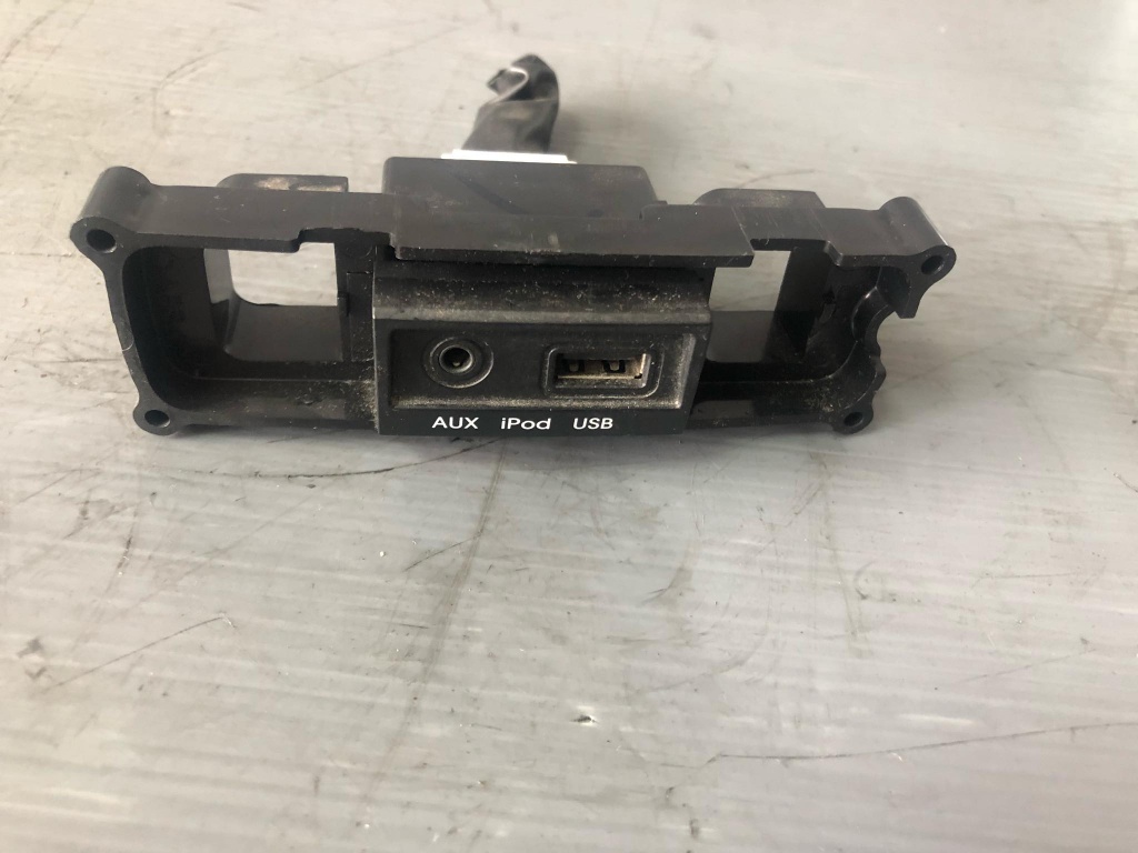 Auxiliar cu usb hyundai i20 96120-1j000