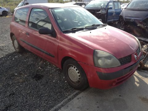 Ax came Renault Clio 2002 Hatchback in 2 usi 1.5 dci