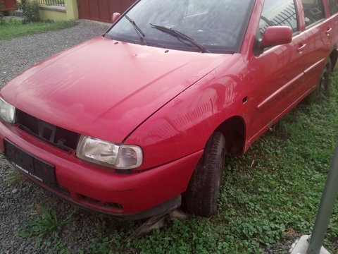 Ax came Volkswagen Polo 6N 1999 Kombi D