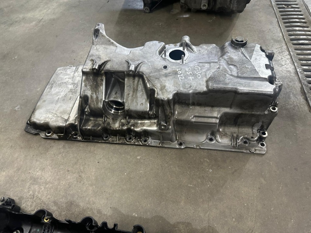 Baie de ulei Bmw Seria 5 G30 2022