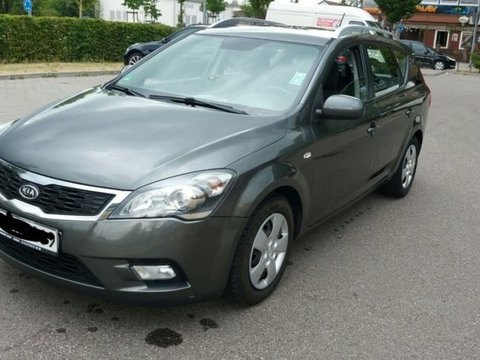 Baie ulei Kia cee'd Sporty Wagon 2011 Break 1.6 CRDI