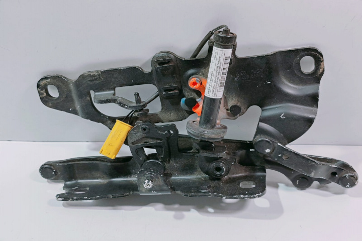 Balama capota 724988708 BMW Seria 5 E60/E61 [2003 - 2007]