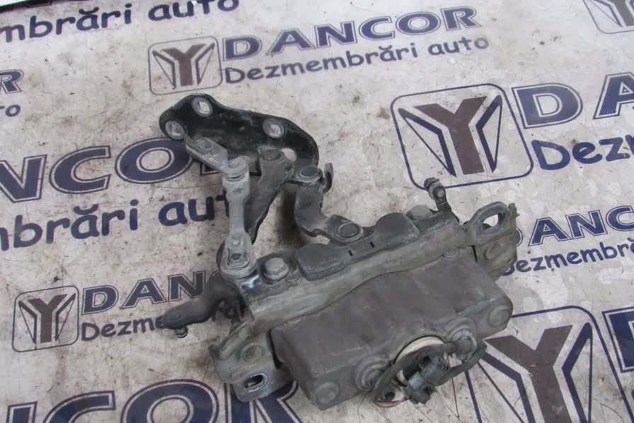 BALAMA CAPOTA MERCEDES E-CLASS W212 - COD A2129066301 - AN 2013 PARTEA DREAPTA