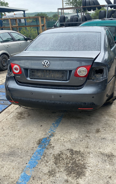 Balama capota portbagaj dreapta Volkswag