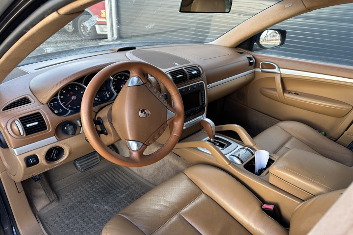 Balama haion stanga Porsche Cayenne 957 