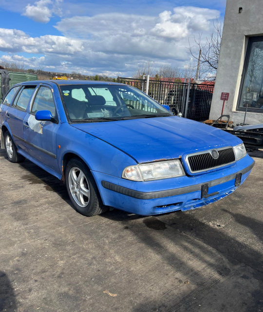 Balama inferioara usa fata dreapta Skoda