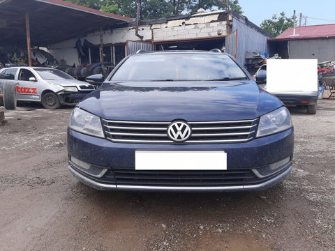 Balama inferioara usa fata stanga Volkswagen VW Passat B7 [2010 - 2015] Variant wagon 5-usi 2.0 TDI (140 hp) CFFB albastru LH5X- cutie NFU