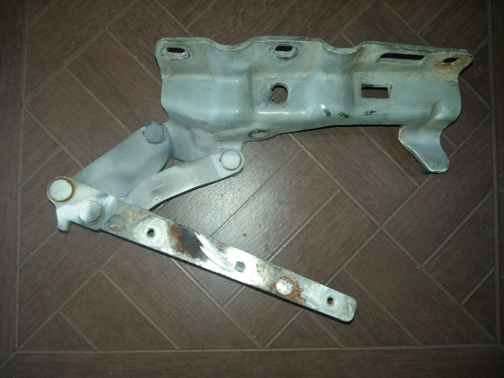 Balama stanga capota fata MERCEDES C CLA