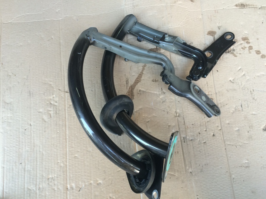 Balamale capota spate VW Passat 7 3C5827301B 3C5827302B
