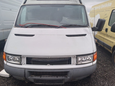 Bancheta IVECO Daily 3 [1999 - 2006] Autoutilitara duba 5-usi 2.3 JTD MT (136 hp)