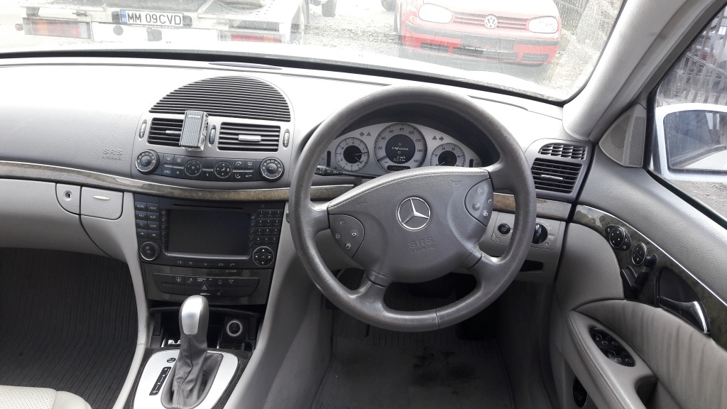 Bancheta spate Mercedes E-CLASS W211 200