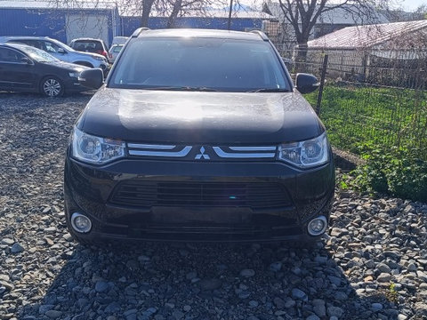 Bancheta spate Mitsubishi Outlander 2013 SUV 2.2 DI-D 4X4