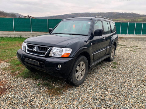 Bancheta spate Mitsubishi Pajero 2006 SUV 3.2 Diesel