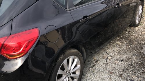 Bancheta spate Opel Astra J 2010 Hatchba