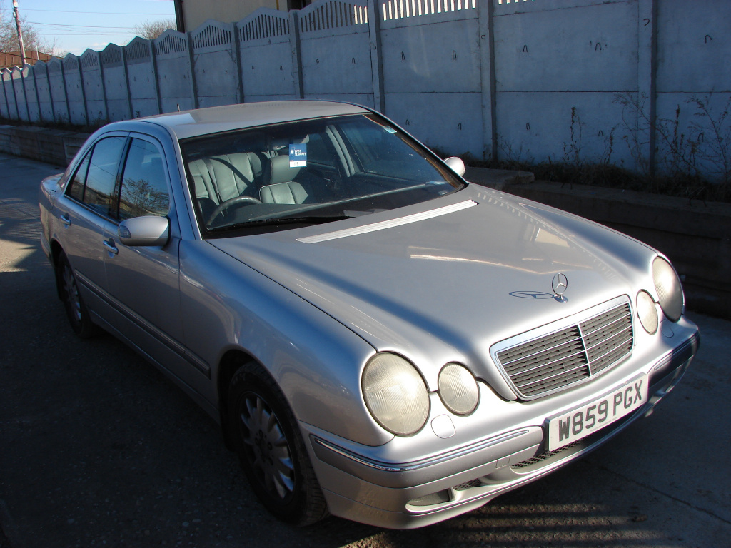 Banchete Mercedes-Benz E-Class W210/S210