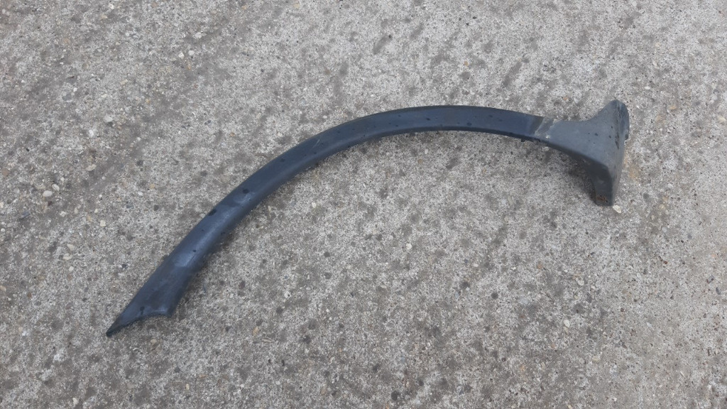 Bandou aripa dreapta spate Opel Corsa C hatchback.