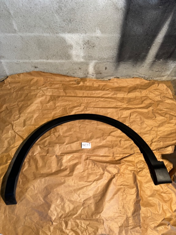 Bandou aripa stanga fata Nissan Qashqai 2013 2014 2015 2016 2017 2018 2019 2020 638114EA0A