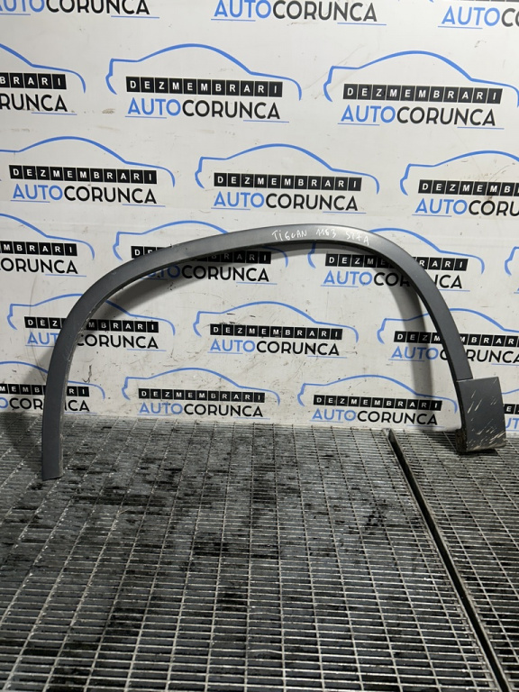 Bandou aripa stanga fata Volkswagen Tiguan 5N Facelift 2011 - 2015 SUV 4 Usi