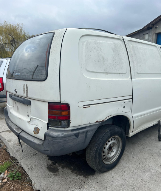 Bandou bara fata stanga Nissan Vanette 3