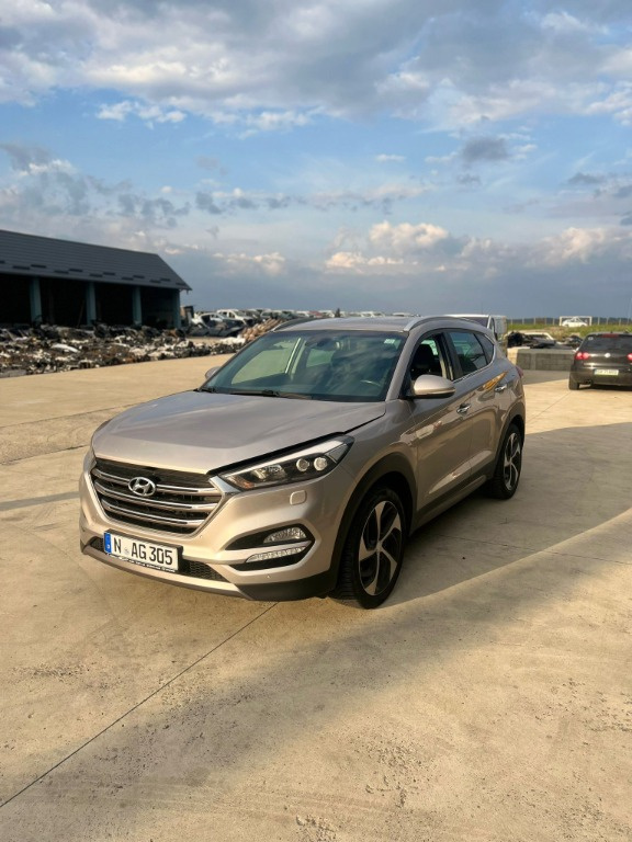 Bandou ornament aripa dreapta spate Hyundai Tucson 3